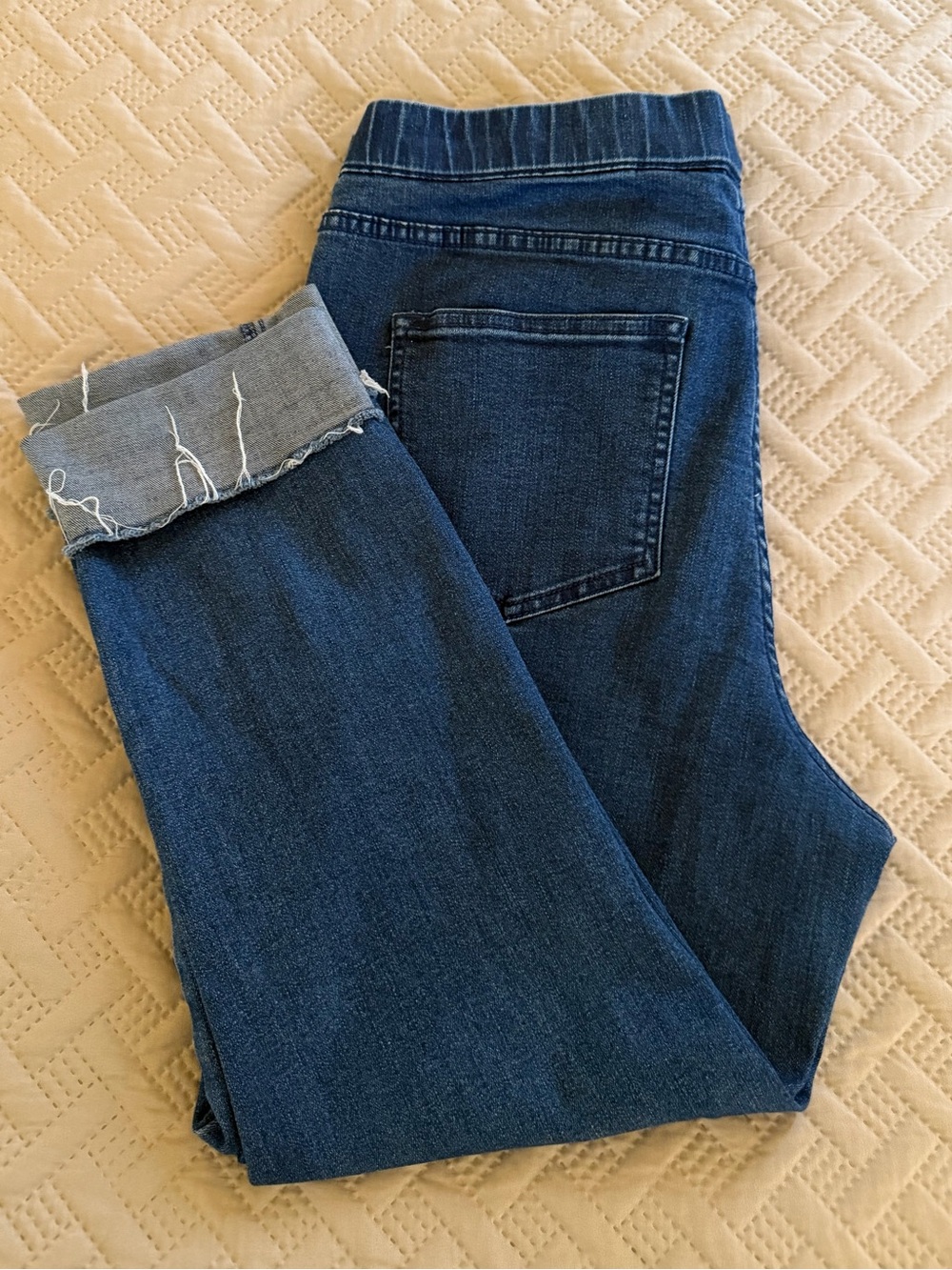 Classic Isaac Mizrahi Dark Blue Women's Stretch Jean Capris